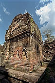 Preah Khan - courtyards with funerary chapels